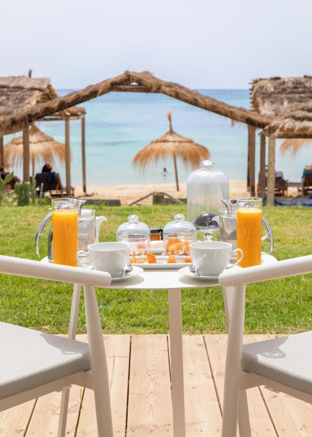 Royal Azur Thalassa Hammamet Exterior photo Breakfast at the beach